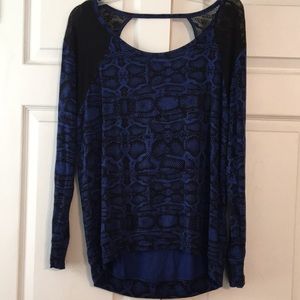Jessica Simpson Blue Snakeskin Print Top Size L